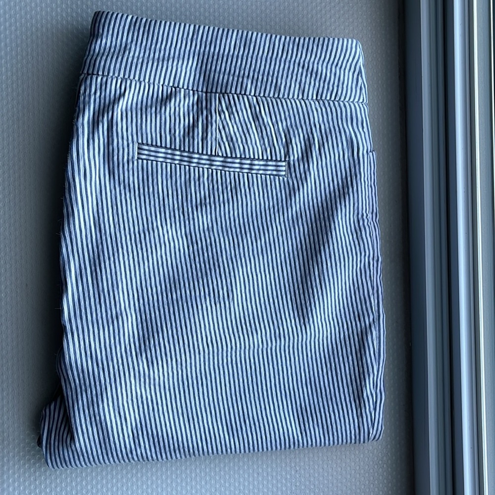 *SOLD* Hilary Radley Capri Pants / Size 6